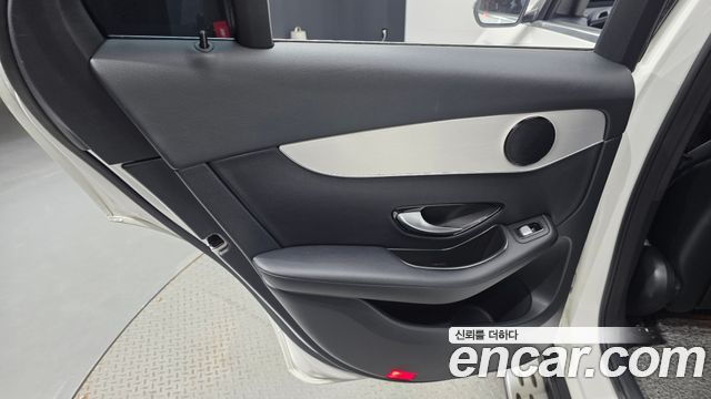 Mercedes-Benz GLC-Class 2018 — photo 15