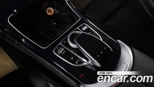 Mercedes-Benz GLC-Class 2018 — photo 28