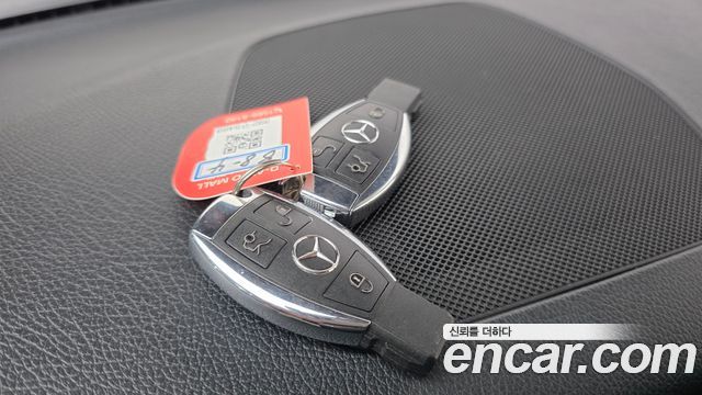 Mercedes-Benz GLC-Class 2018 — photo 29