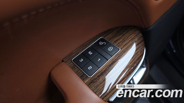 Land Rover Range Rover 2017 — photo 34