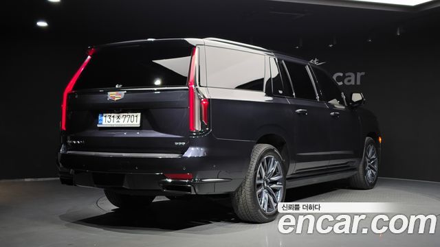 Cadillac Escalade 2023 — photo 2