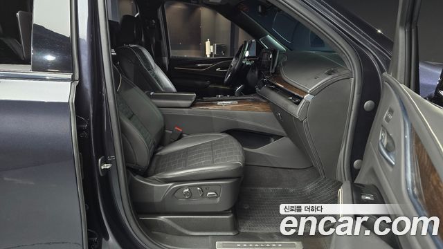 Cadillac Escalade 2023 — photo 11
