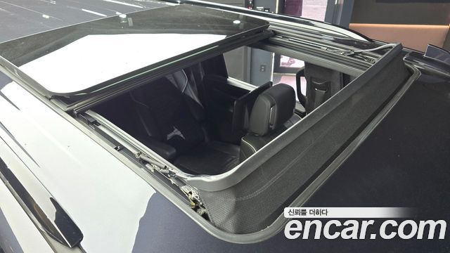 Cadillac Escalade 2023 — photo 18