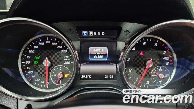 Mercedes-Benz SLC-Class 2019 — photo 11