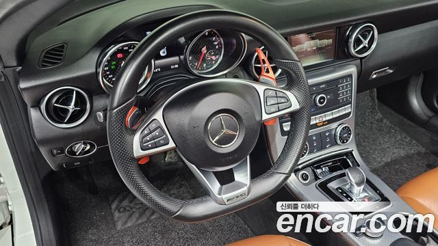 Mercedes-Benz SLC-Class 2019 — photo 17