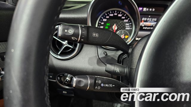 Mercedes-Benz SLC-Class 2019 — photo 24