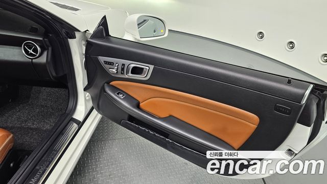 Mercedes-Benz SLC-Class 2019 — photo 14
