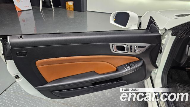 Mercedes-Benz SLC-Class 2019 — photo 15