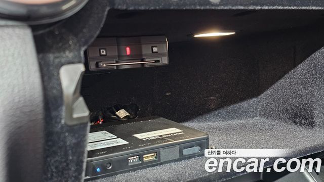 Mercedes-Benz SLC-Class 2019 — photo 27