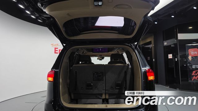 Kia Canival 2016 — photo 26