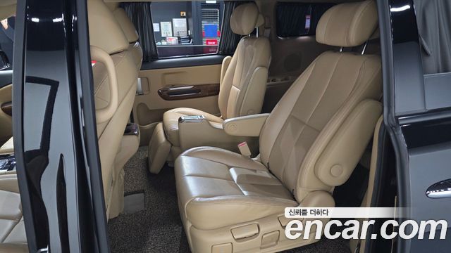 Kia Canival 2016 — photo 16