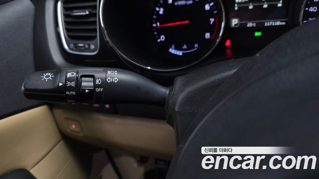 Kia Canival 2016 — photo 28