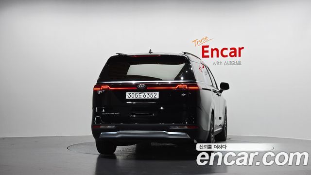 Kia Canival 2021 — photo 4