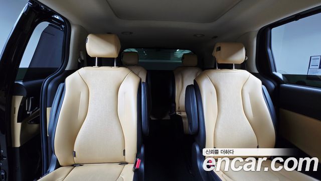Kia Canival 2021 — photo 17