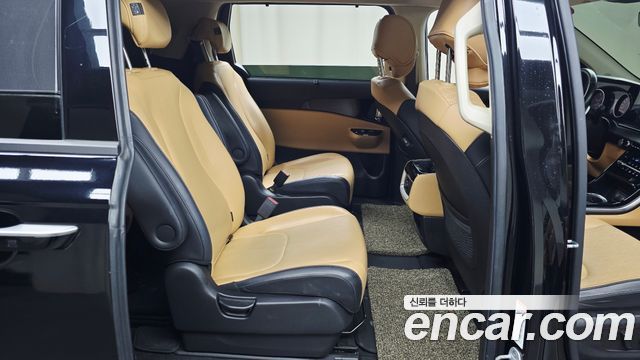 Kia Canival 2021 — photo 18