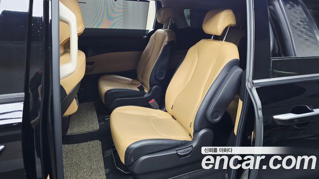 Kia Canival 2021 — photo 19