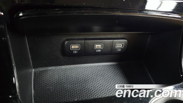 Kia Canival 2021 — photo 20