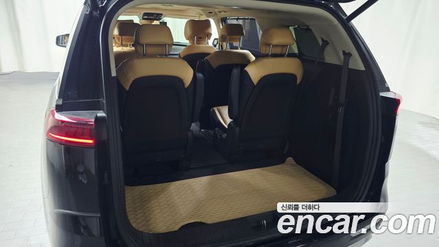 Kia Canival 2021 — photo 26