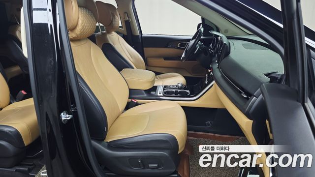 Kia Canival 2021 — photo 16