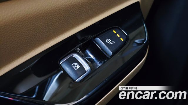 Kia Canival 2021 — photo 28