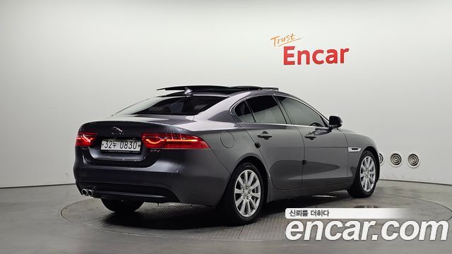 Jaguar XE 2016 — photo 2