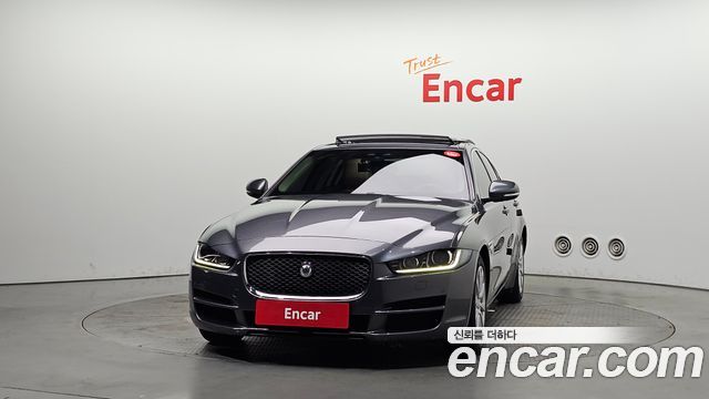 Jaguar XE 2016 — photo 3