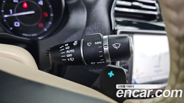 Jaguar XE 2016 — photo 15