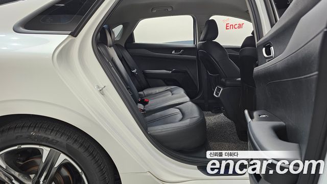 Kia K5 2023 — photo 17