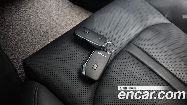 Kia K5 2023 — photo 22