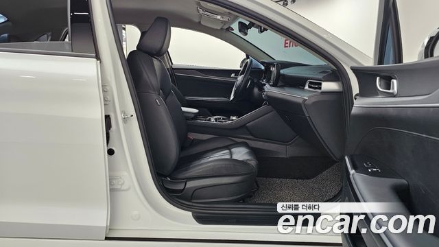 Kia K5 2023 — photo 16