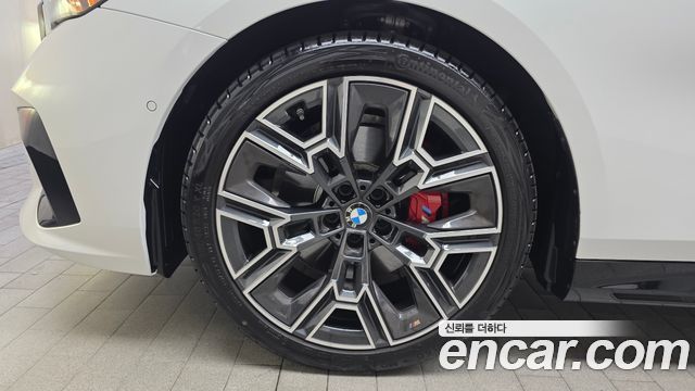 BMW 5-Series 2026 — photo 5