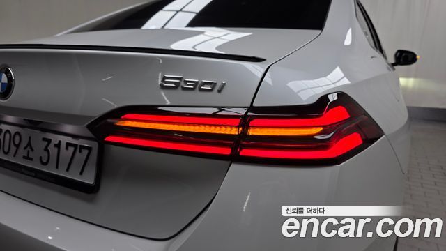 BMW 5-Series 2026 — photo 9