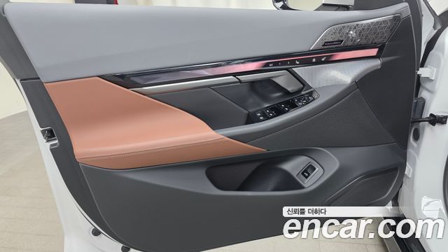BMW 5-Series 2026 — photo 14