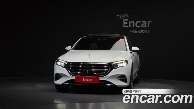 Mercedes-Benz E-Class 2024 — photo 3