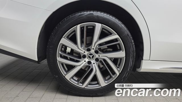 Mercedes-Benz E-Class 2024 — photo 5
