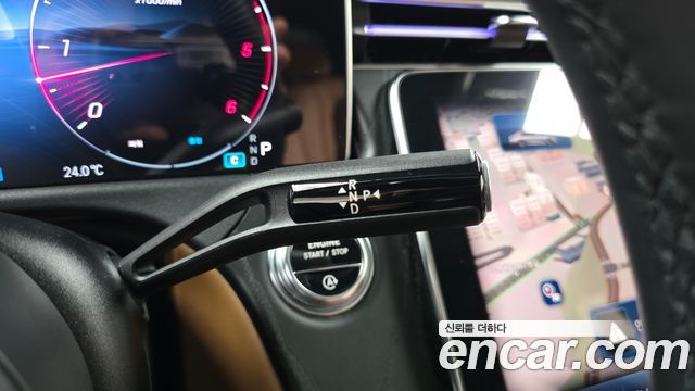 Mercedes-Benz E-Class 2024 — photo 12