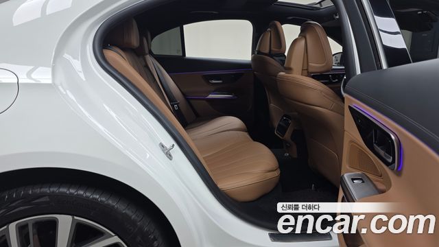 Mercedes-Benz E-Class 2024 — photo 17