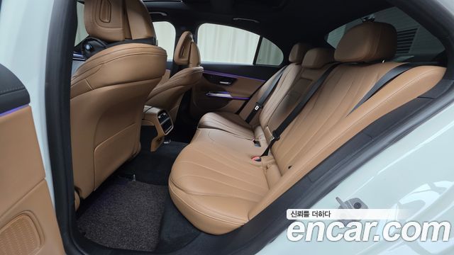 Mercedes-Benz E-Class 2024 — photo 18