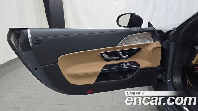 Mercedes-Benz SL-Class 2024 — photo 14