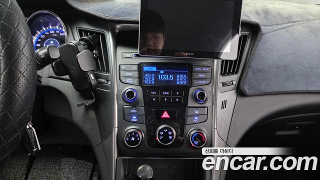 Hyundai Sonata 2015 — photo 18