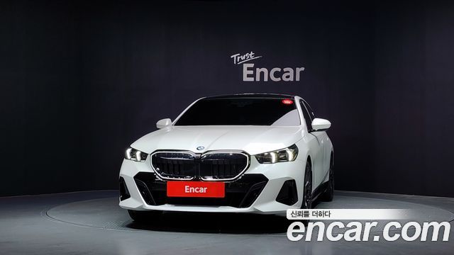BMW 5-Series 2026 — photo 3