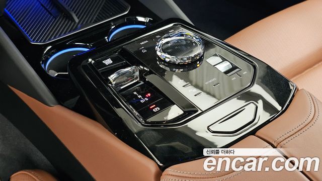 BMW 5-Series 2026 — photo 9
