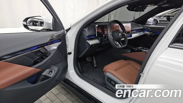 BMW 5-Series 2026 — photo 10