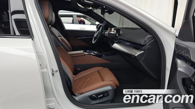 BMW 5-Series 2026 — photo 11