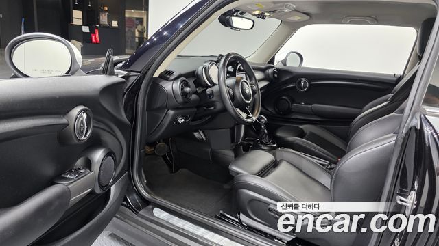 Mini Cooper 2019 — photo 13
