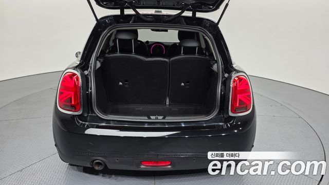 Mini Cooper 2019 — photo 26