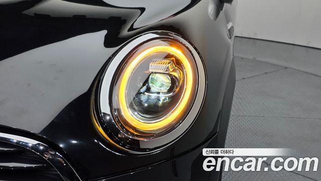 Mini Cooper 2019 — photo 8