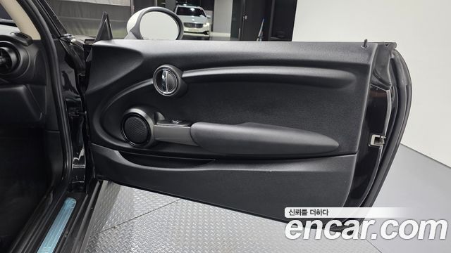 Mini Cooper 2019 — photo 15