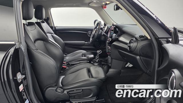 Mini Cooper 2019 — photo 16