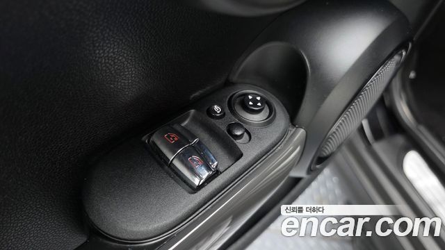 Mini Cooper 2019 — photo 28